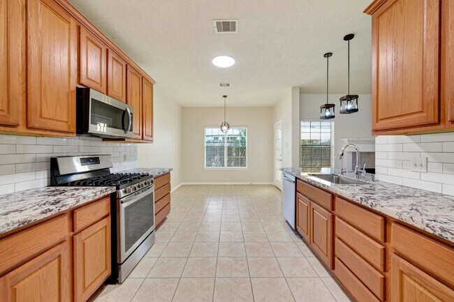 Building Photo - 6118 N Fawnlake Dr