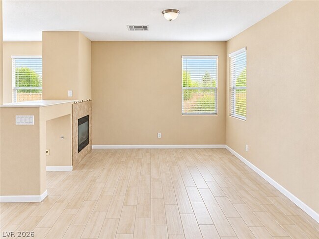 Building Photo - 753 Anacapri St