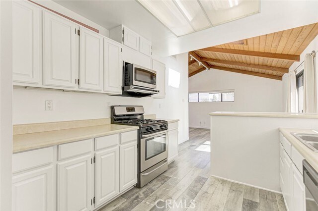 Building Photo - 6011 Bellaire Ave