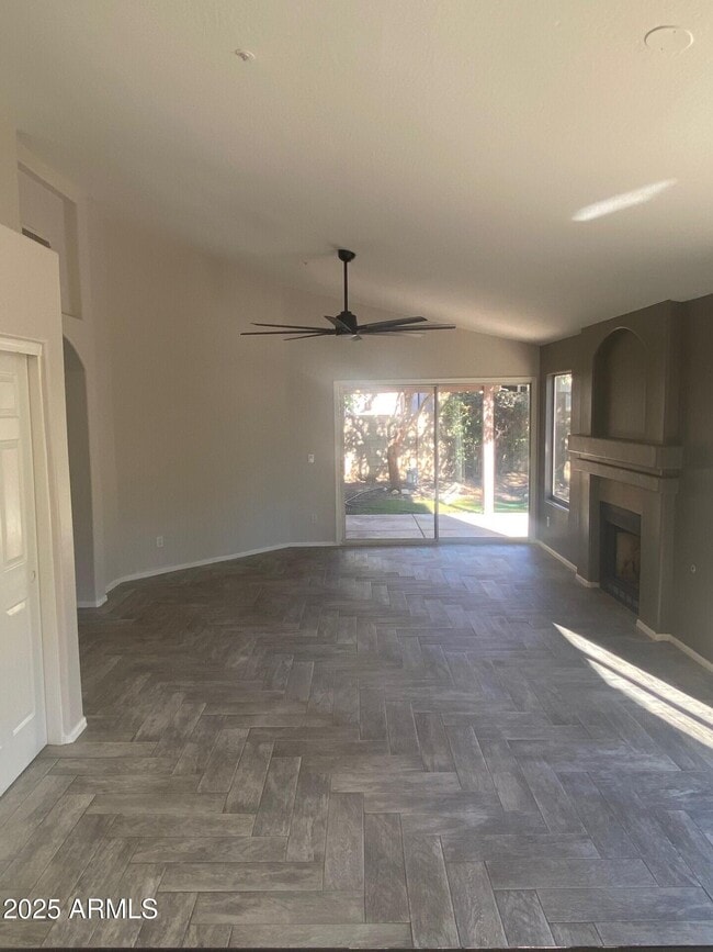 Building Photo - 9484 E Hillery Way