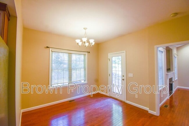 Building Photo - 3270 Argyll Dr