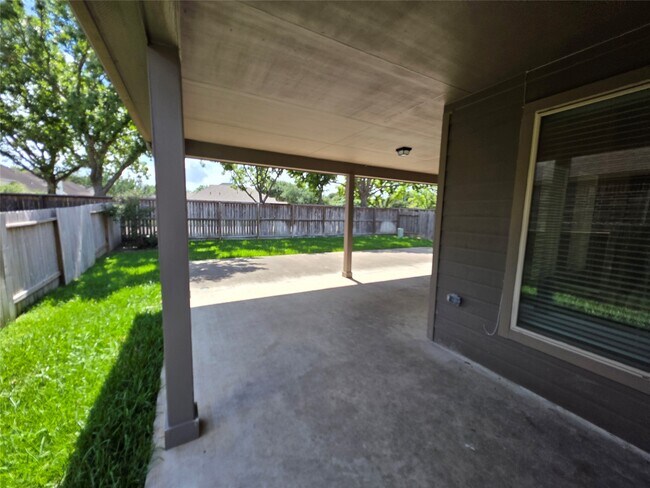 Building Photo - 4427 Garden Ridge Ct