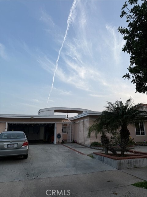 Building Photo - 8220 Briarwood St