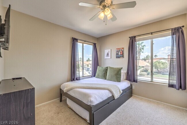 Building Photo - 1918 Pintura Cir