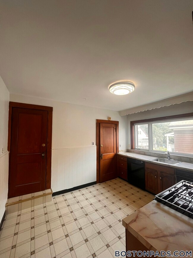 Building Photo - 468-470 Gallivan Boulevard