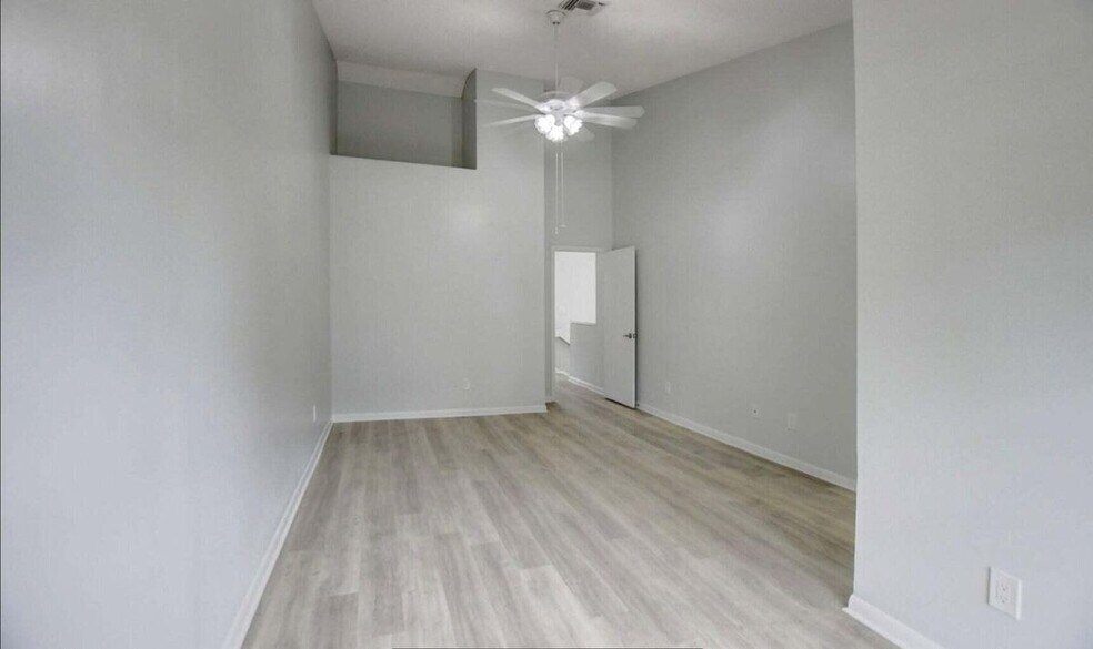 Building Photo - 5286 Sapphire Valley