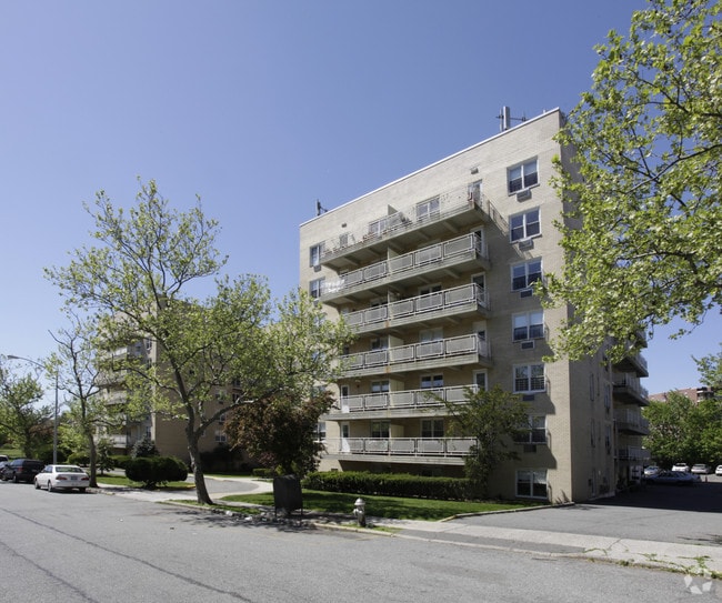 THE BAY VISTA 2350 Waters Edge Dr Bayside NY 11360 Apartment Finder