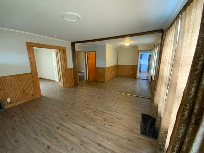 Building Photo - 43 Southbound Gratiot Ave