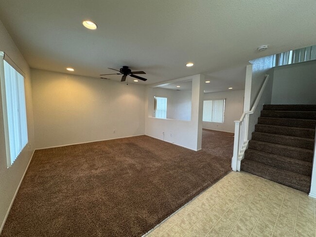 Building Photo - Spacious 3 Bedroom Home in Victorville