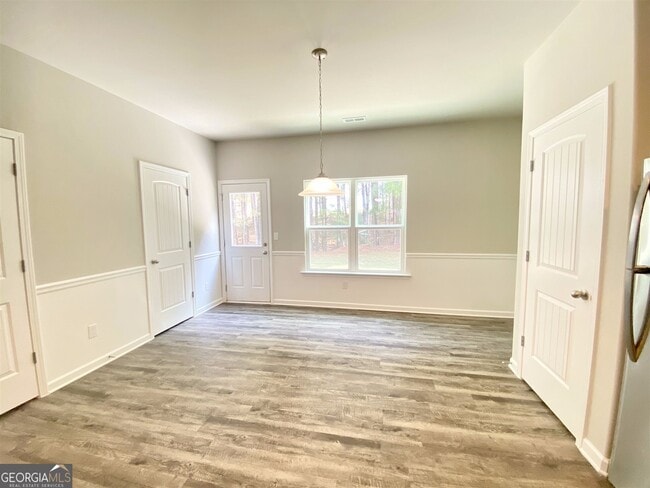Building Photo - 6128 Oakley Rd