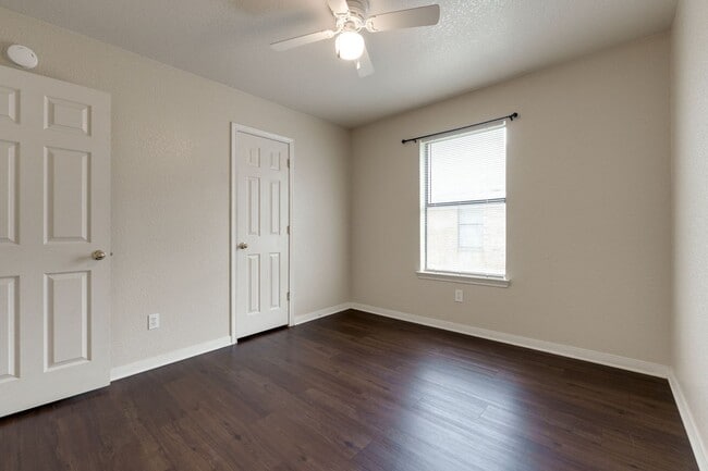 Building Photo - 3606 Dustin Ct