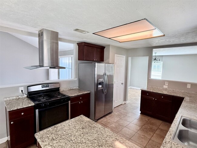 Building Photo - 15914 Mill Hollow Dr