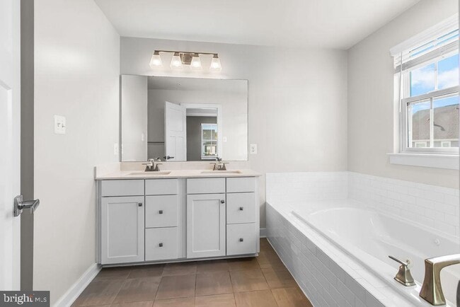 Building Photo - 2305 Wadlow Ln