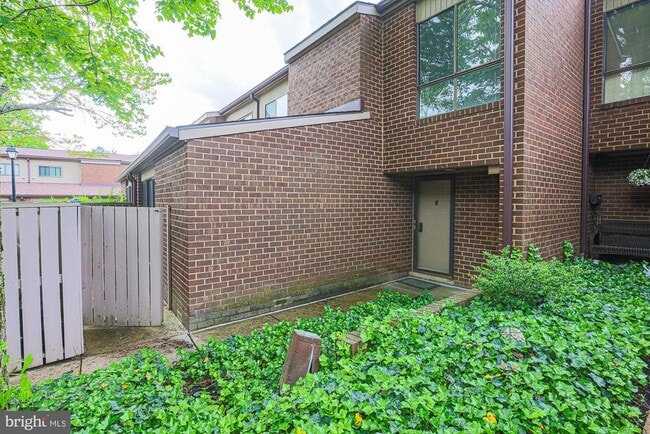 Building Photo - 17 Farmhouse Ct