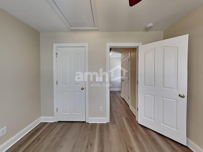 Building Photo - 15721 Seafield Ln