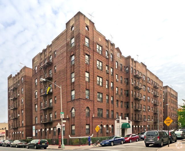 Primary Photo - 801 E 10th St