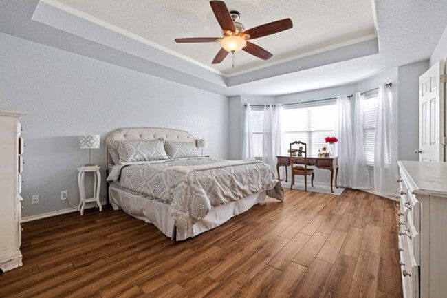 Building Photo - Single story home with study located in Miramar.