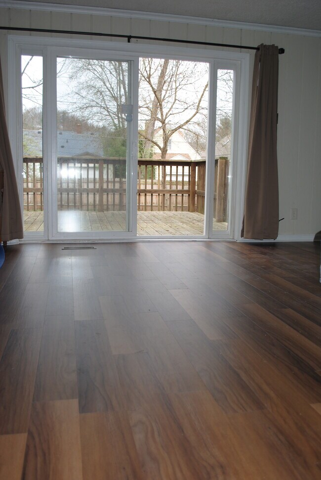 Building Photo - 100 Morris Ave