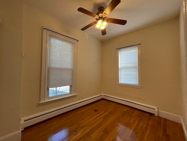 Building Photo - 7 Mt Vernon St