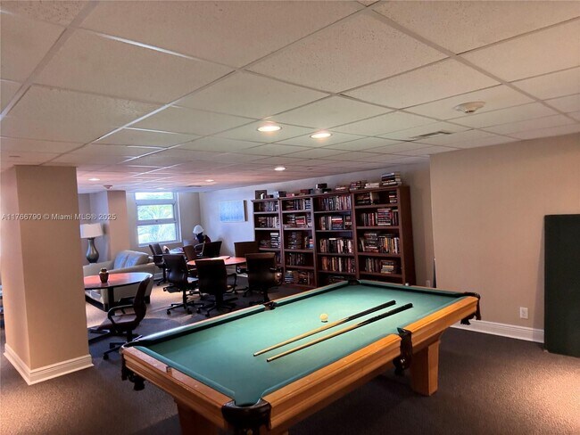Building Photo - 531 N Ocean Blvd