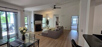 Building Photo - 448 Deerwood St