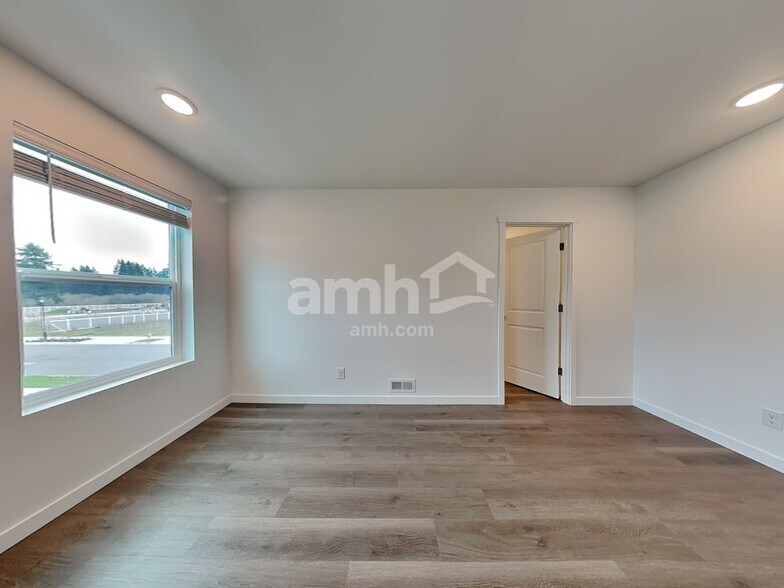 Building Photo - 5140 Turnstone St SE