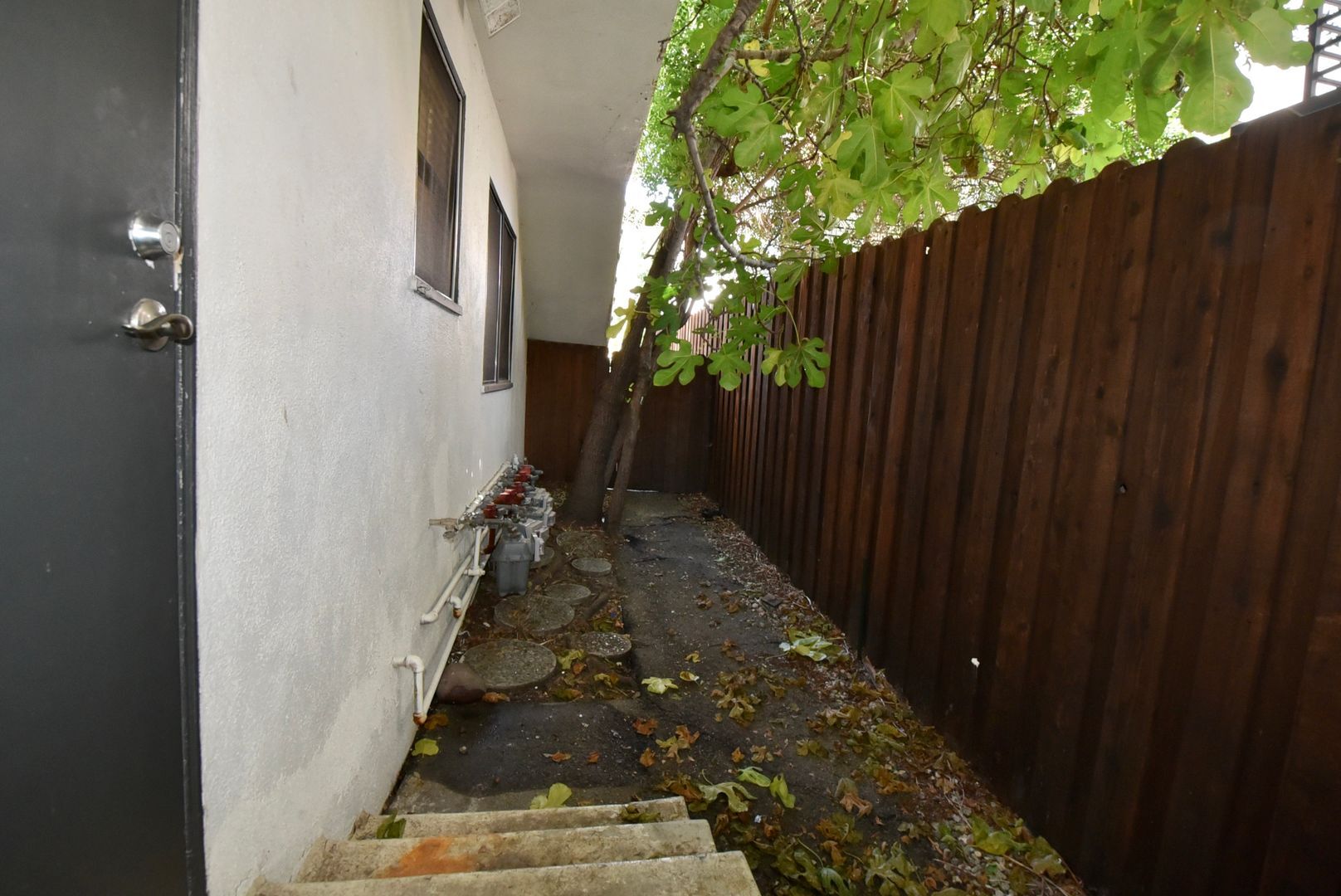 Building Photo - 4413 Tujunga Ave