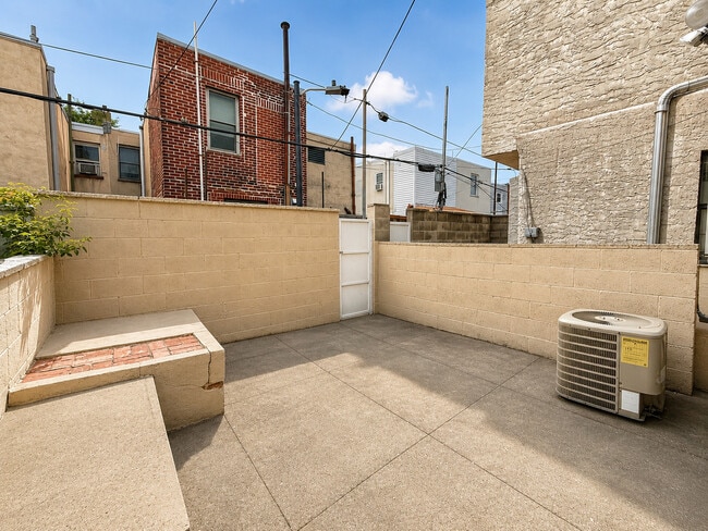 Building Photo - 1629 S Jessup St
