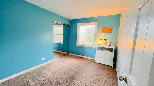 Room #1 - 826 Coral Ave