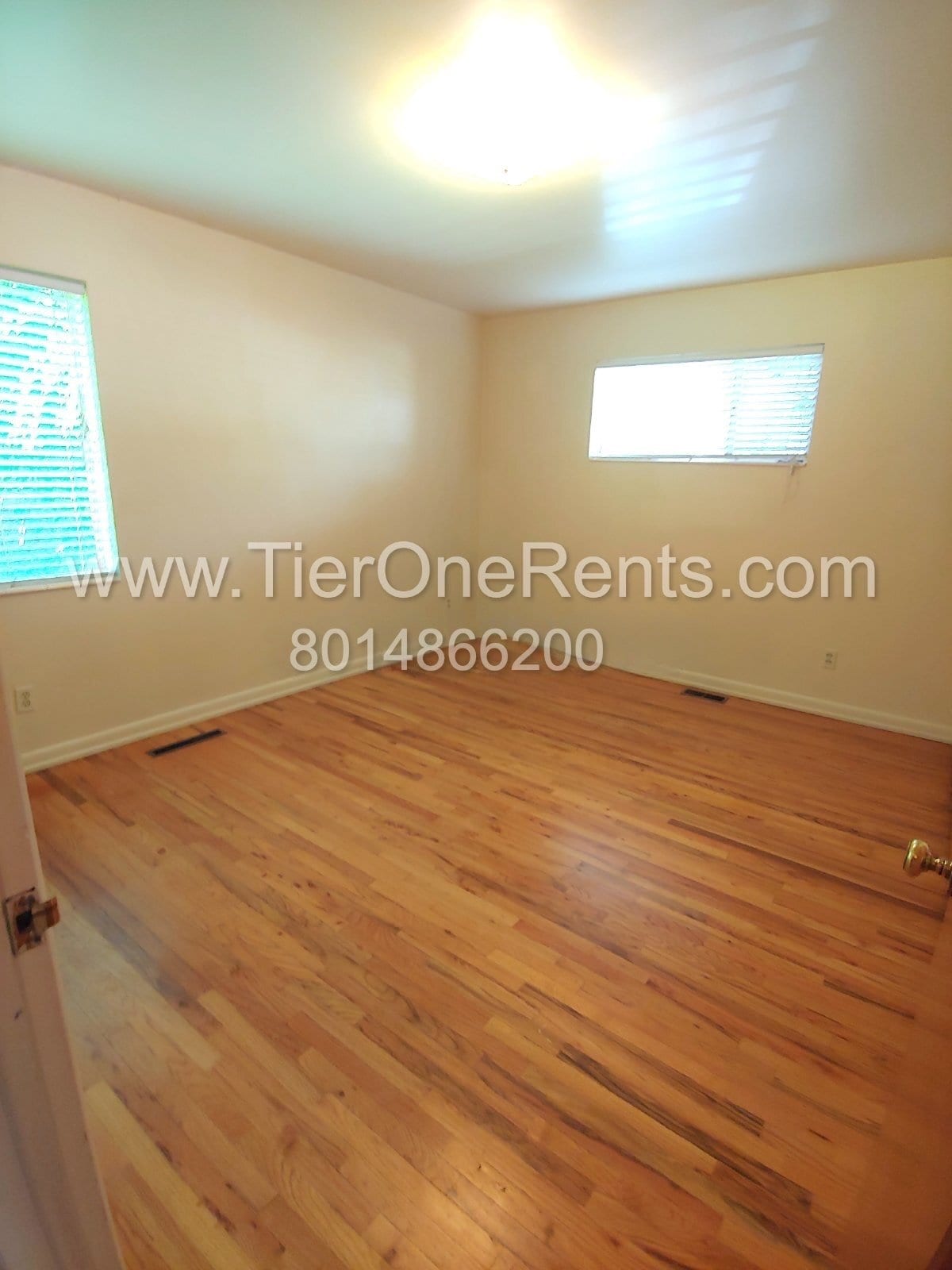 Building Photo - This property offers a NO DEPOSIT option available for qualified renters!