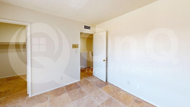 Building Photo - 2664 N 43rd Ave