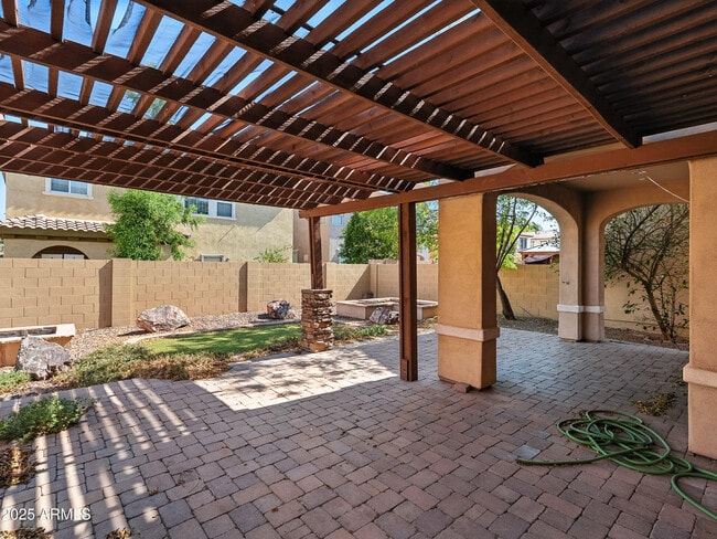 Building Photo - 1185 E Gail Dr