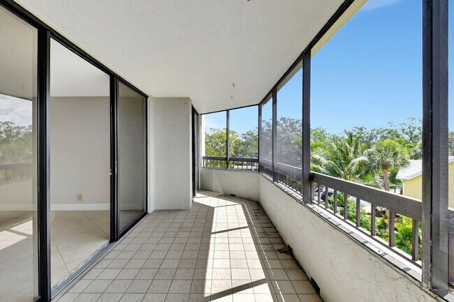Building Photo - 6372 La Costa Dr