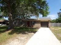 Building Photo - Charming 3 bedroom, 2 bath home convenient...