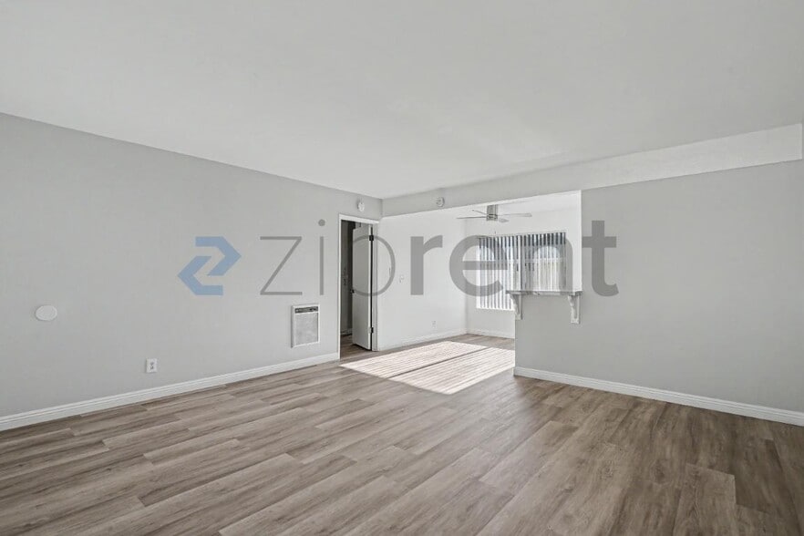 Building Photo - Unit 17