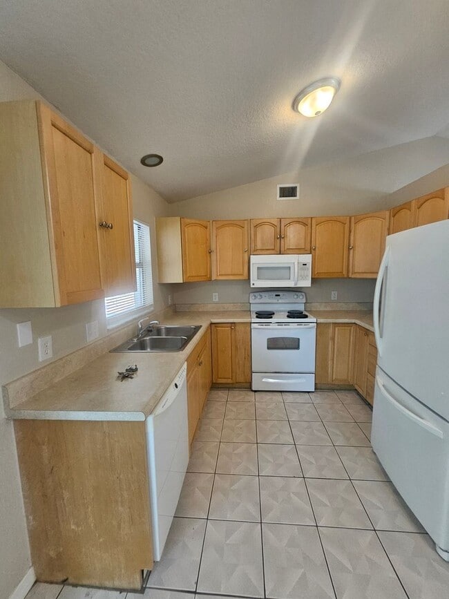 Building Photo - Single Family home in Port Charlotte