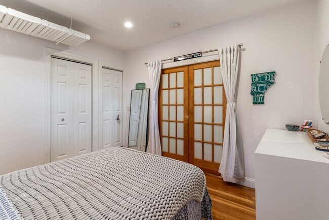 Building Photo - 130 Longwood Ave