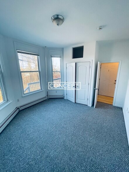 Building Photo - 40 Newton St