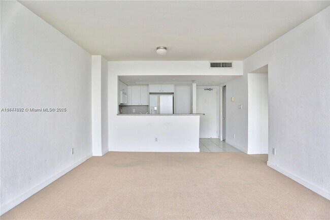 Building Photo - 5600 Collins Ave