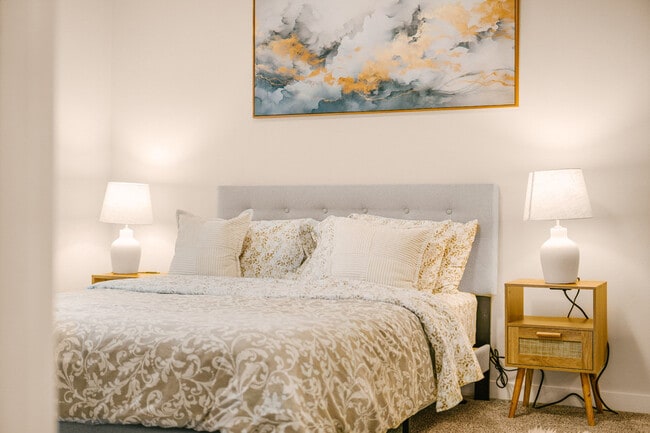 Building Photo - 3213 Grand Blvd