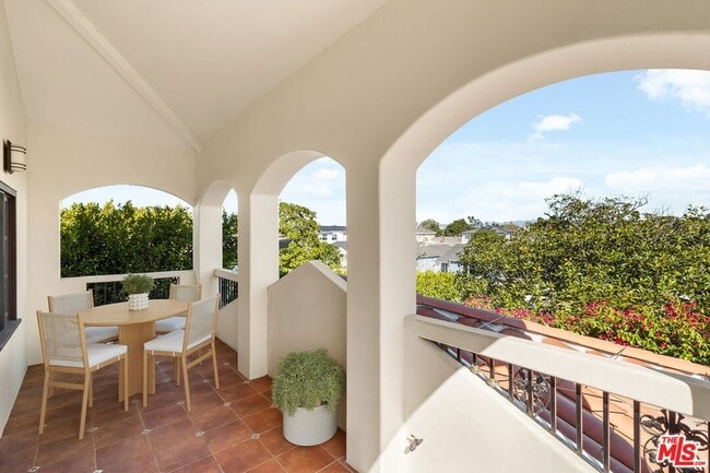 Building Photo - 7917 Westlawn Ave