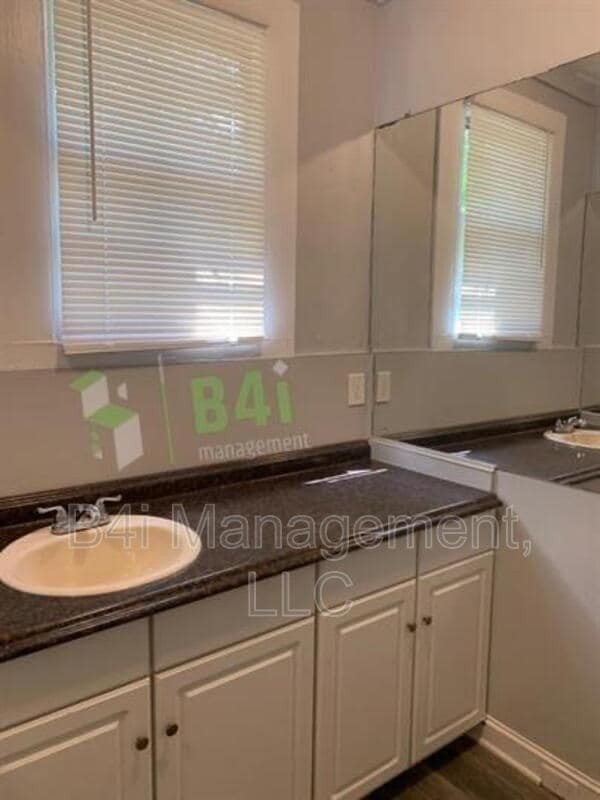 Building Photo - 4018 3rd Ave