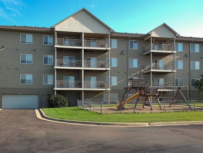 Building Photo - Diamond Valley Apartments Plan F