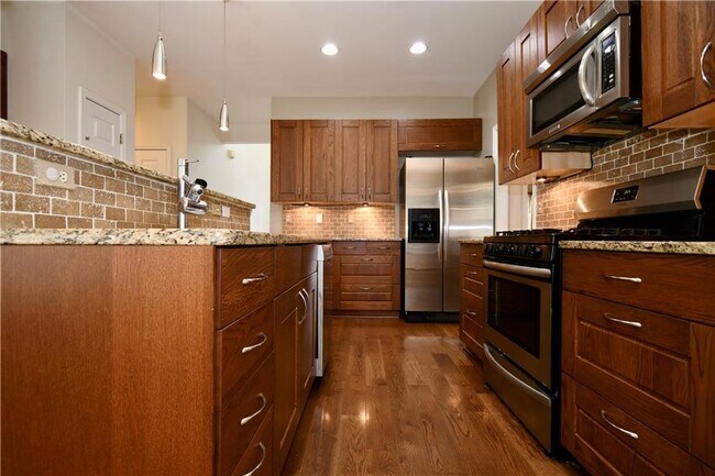 Building Photo - 4534 Village Springs Run