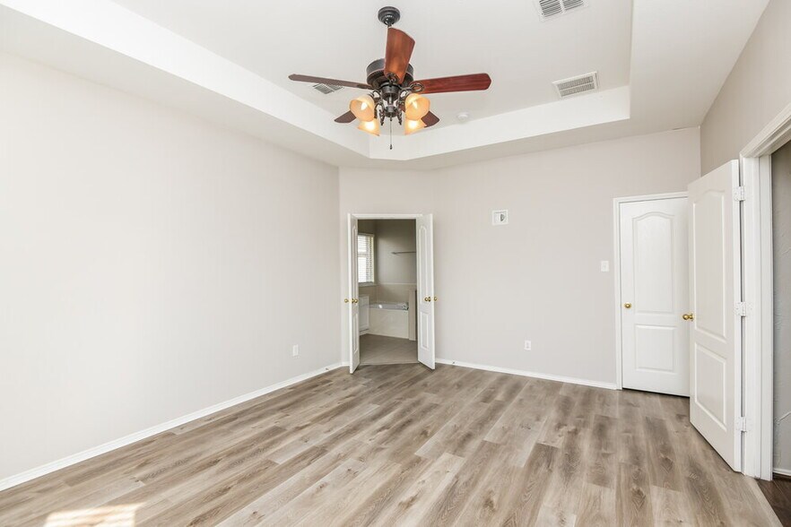 Building Photo - 337 Fort Edward Dr