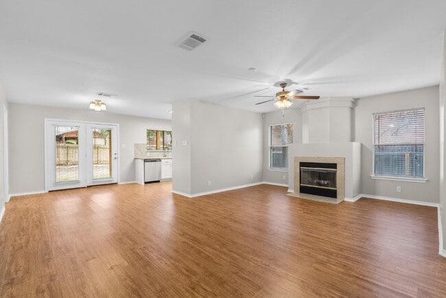 Building Photo - 905 Lodosa Dr