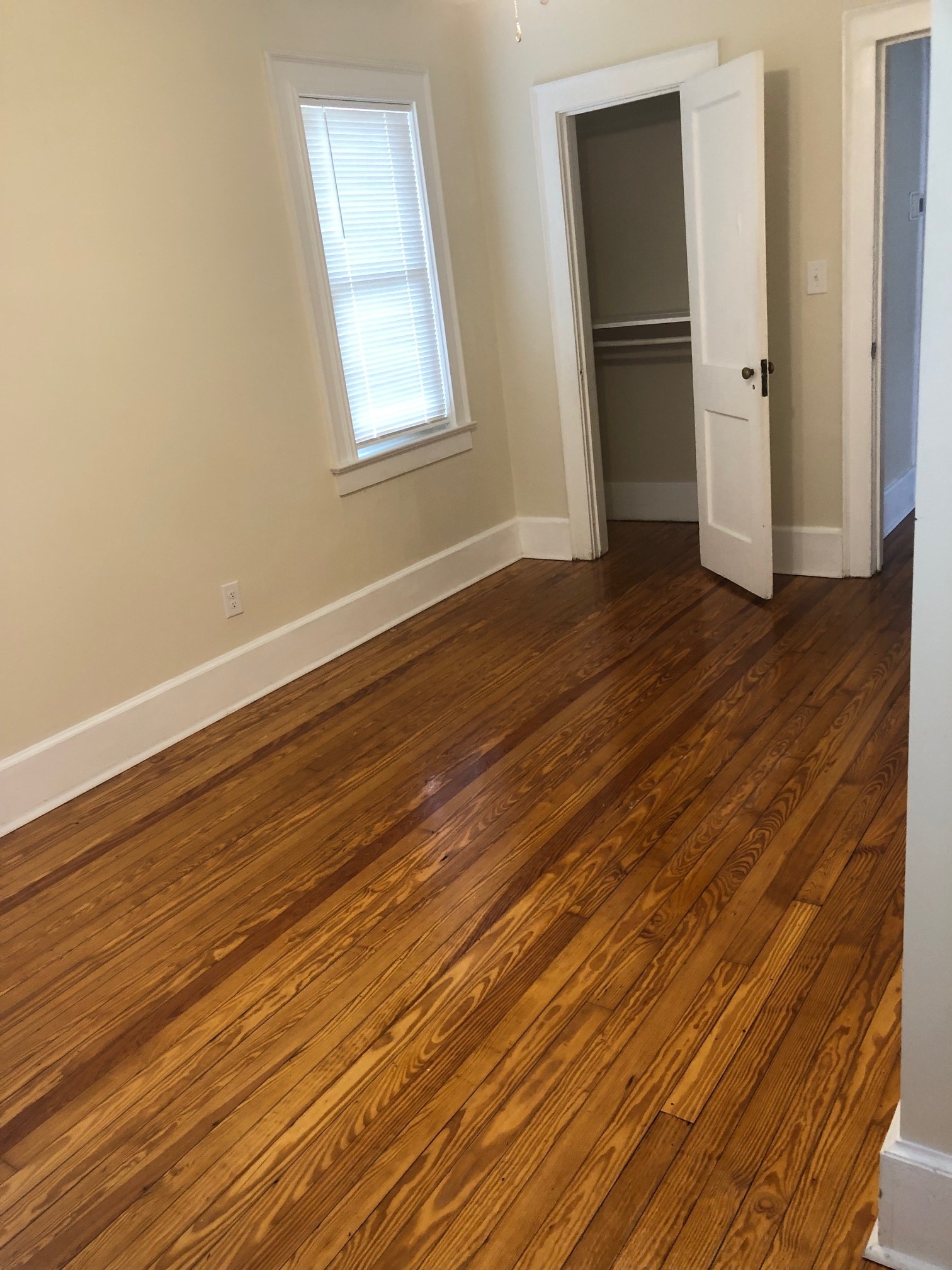 bedroom 2 - 130 Kenwood Ave
