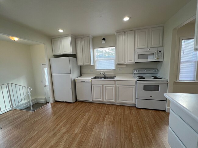 Building Photo - 3 Bedroom Home in Tooele