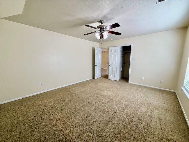 Building Photo - 25206 Auburn Terrace Dr