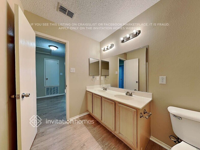 Building Photo - 1542 Melrose Ln